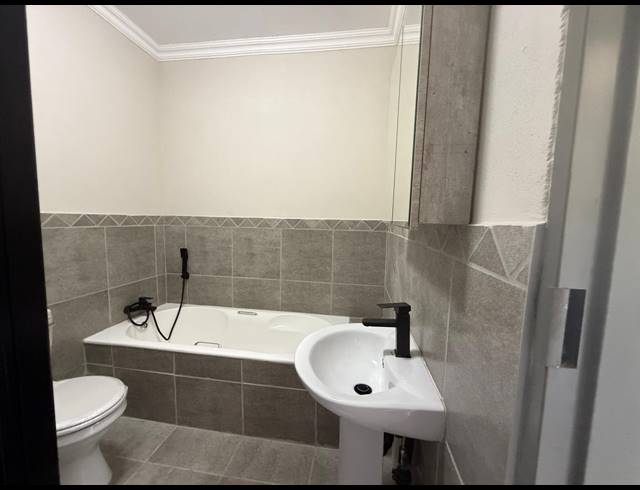 3 BEDROOM TOWNHOUSE FOR SALE IN WATERVAL EAST